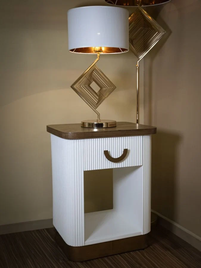Table de chevet blanche avec tiroir – Table de chevet Tolosa