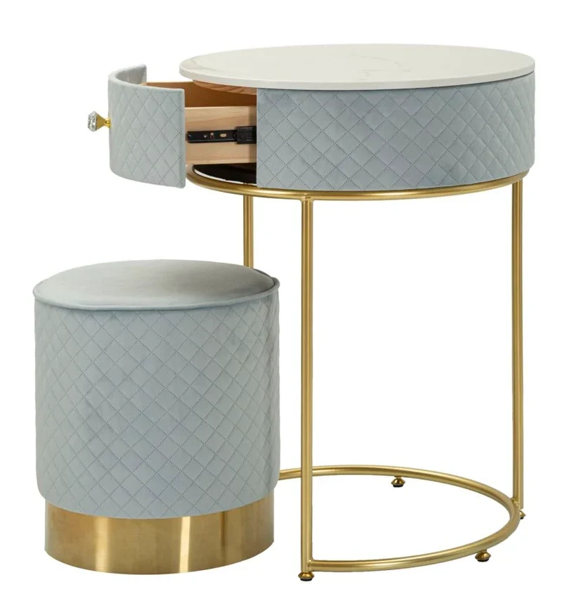 Table de chevet bleu clair avec pouf assorti et plateau en marbre – Coiffeuse Velit
