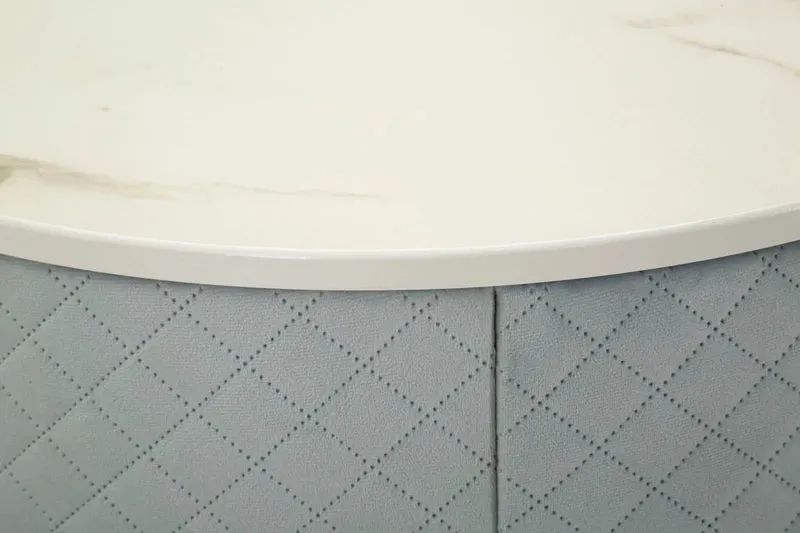Table de chevet bleu clair avec pouf assorti et plateau en marbre – Coiffeuse Velit