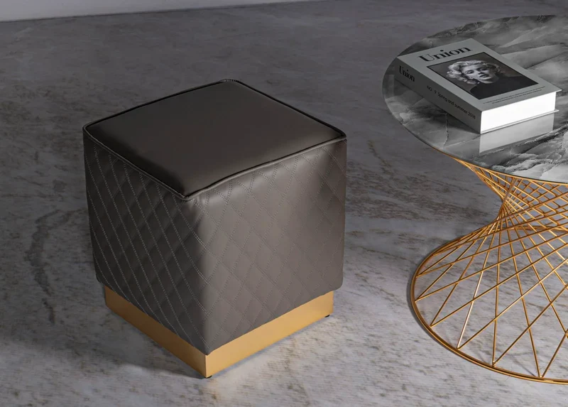 Tabouret carré rembourré avec base dorée – Sharon Modern Accent