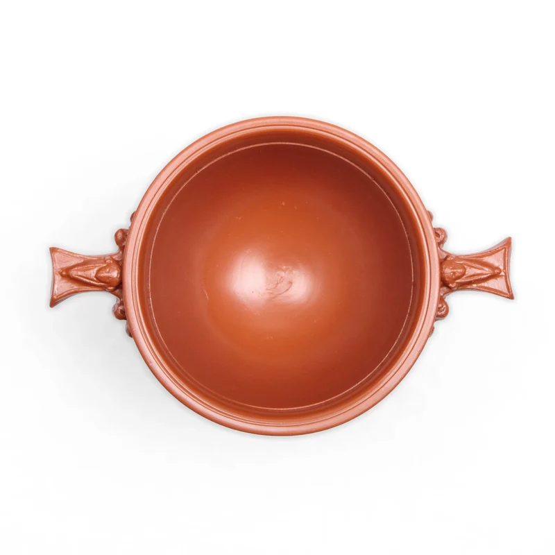 Tasse à vin romain avec reliefs de glands et manche - céramique sigillée