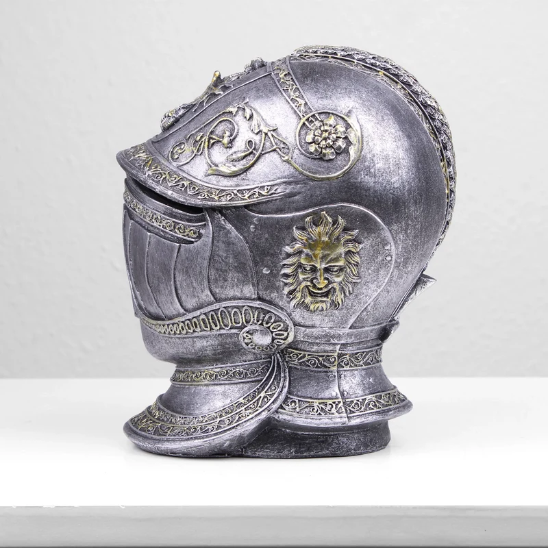Tirelire en forme de casque médiéval de chevalier (Sculpture moulé à froid)