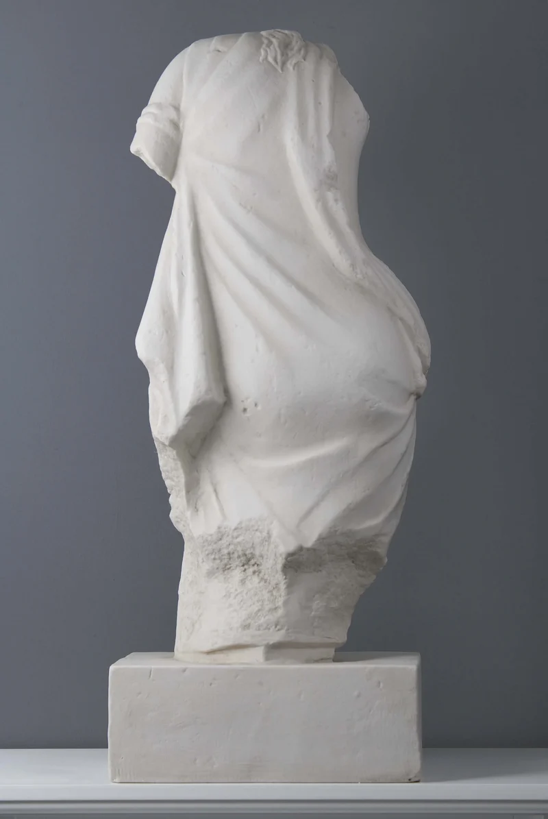 Torse d'Aphrodite - grande sculpture en marbre blanc