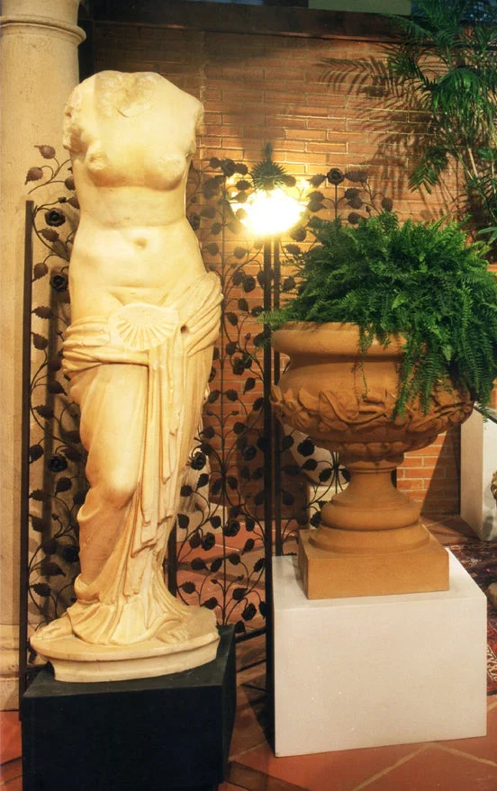 Torse de Vénus - grande sculpture en marbre blanc