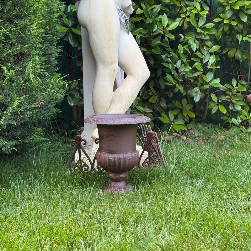Urne De Jardin En Fonte