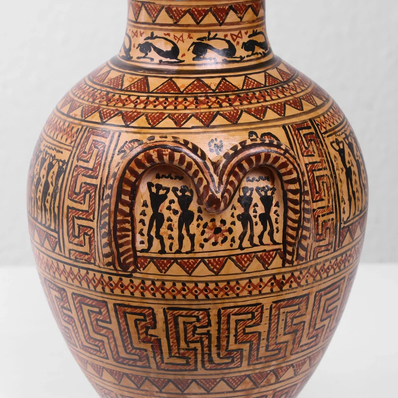 Vase Grec Géométrique avec Motifs Complexes