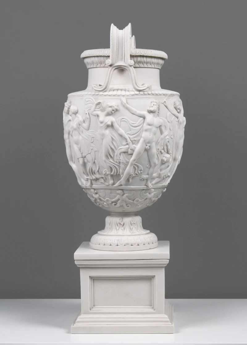 Vase Townley sur un Grand Piédestal - sculpture en marbre