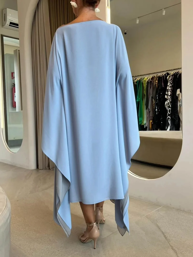Elegant Two-Tone Cave Midi Dress