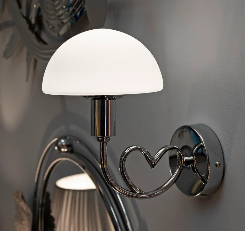 Applique murale argent et blanche avec abat-jour en forme de dôme – Lovy Modern Accent
