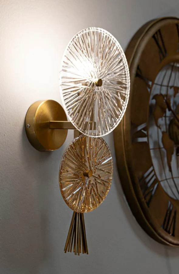 Applique murale dorée et argentée avec motif soleil rayonnant – Sunrise Modern