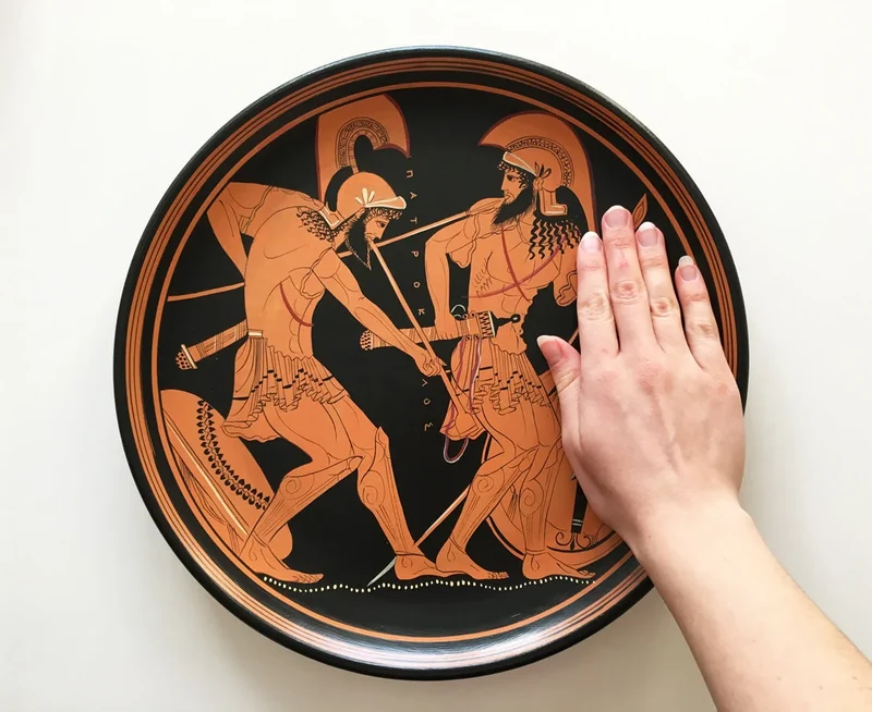 Assiette grecque avec Achille et Patrocle à figures rouges