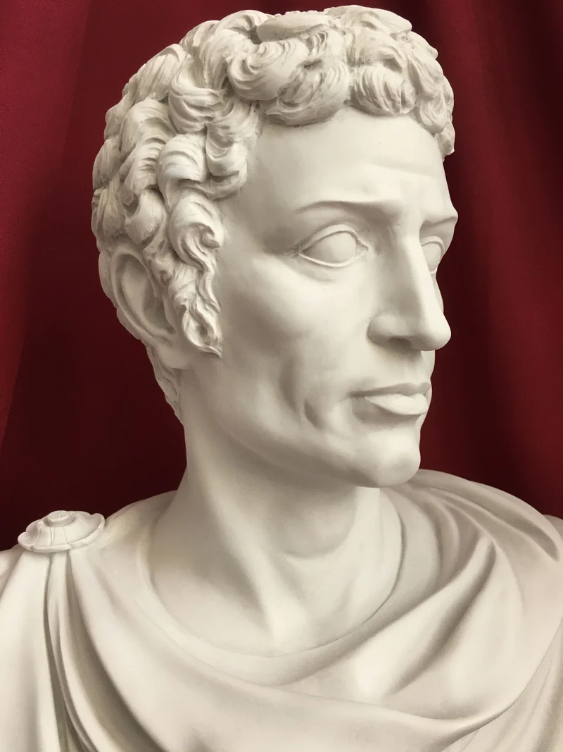 Buste de Sénateur Romain en Toge - sculpture en marbre