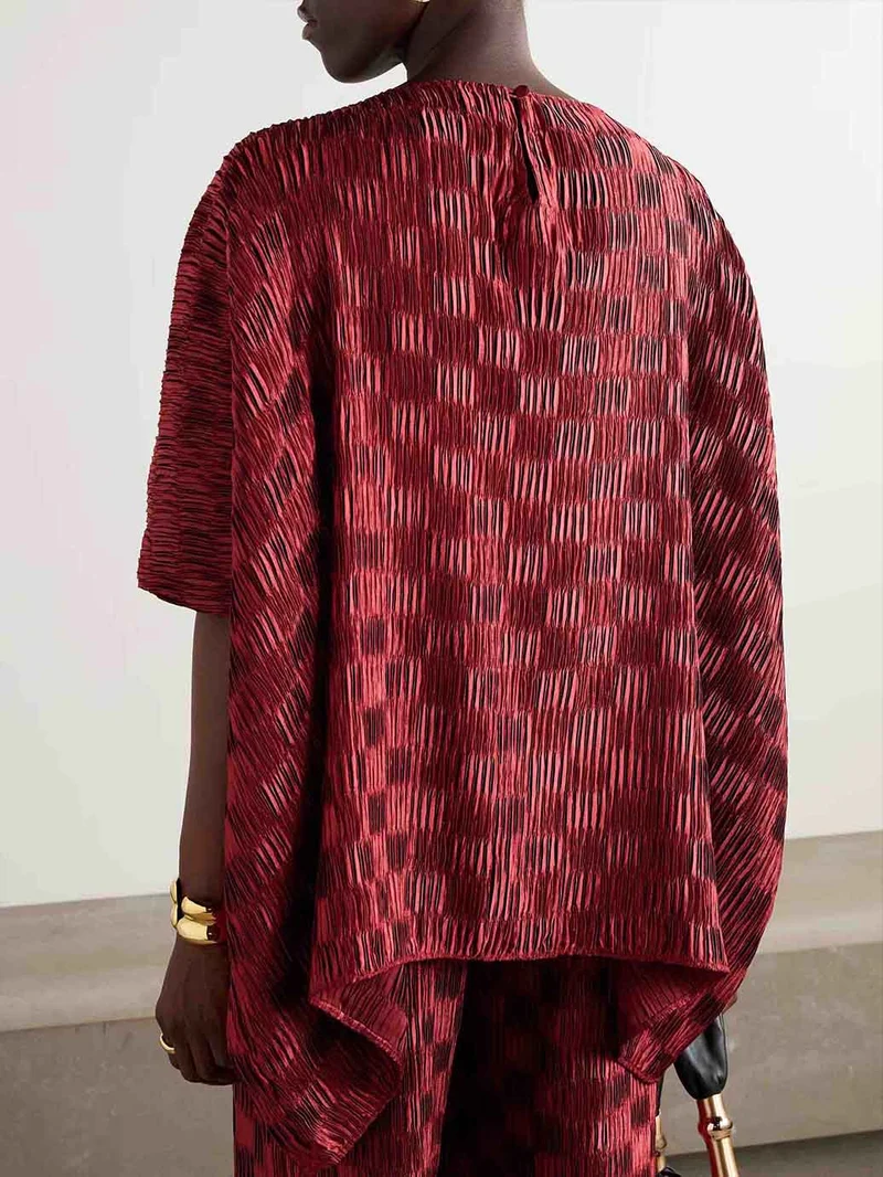 Elegant Textured Loose-Fit Short-Sleeve Blouse