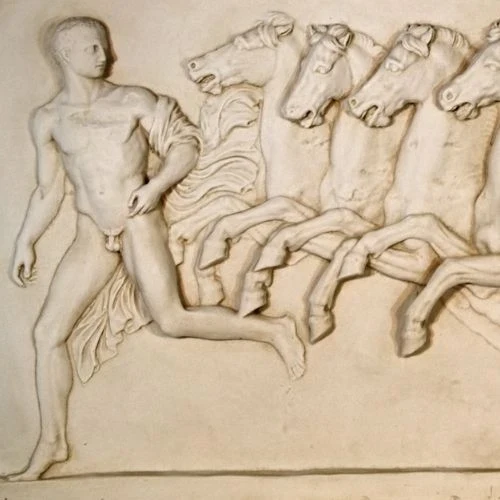 Char d'Éos - bas-relief (à gauche) - grande sculpture en marbre blanc