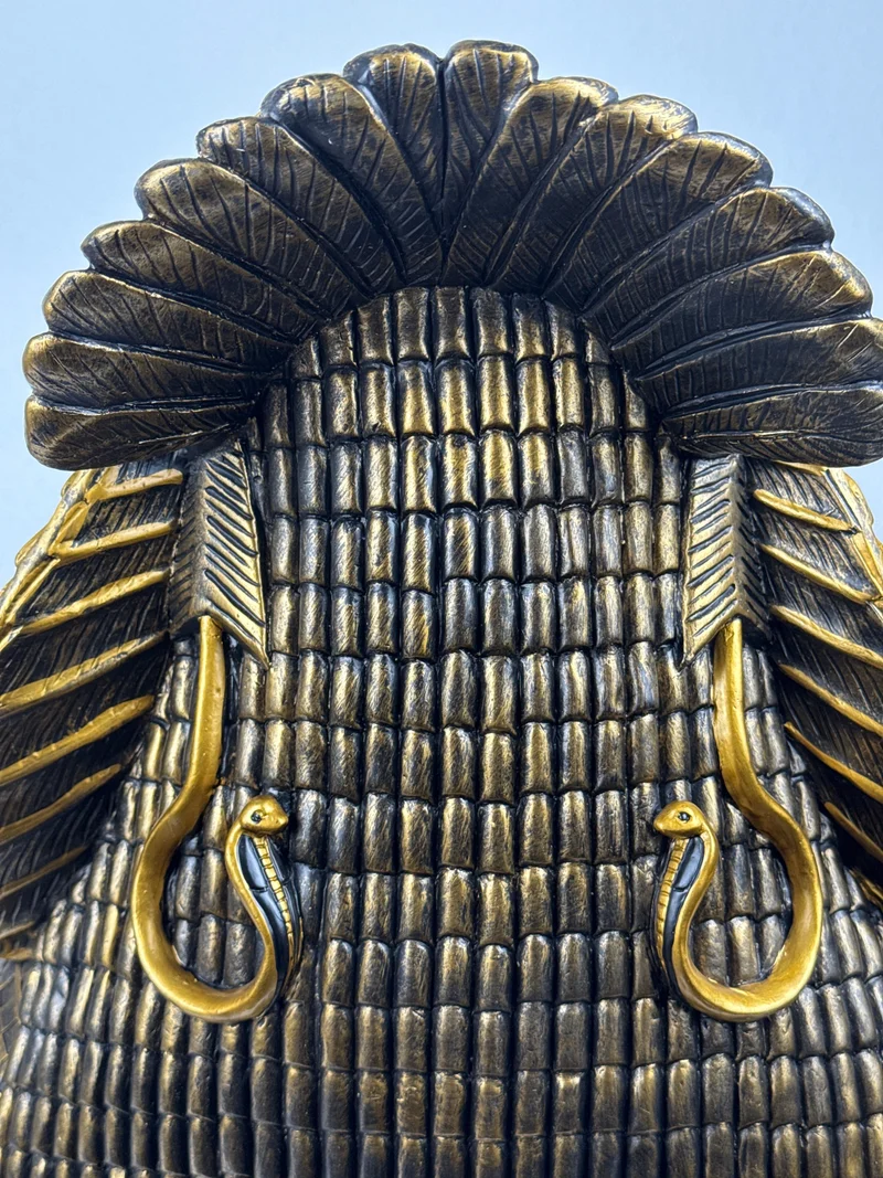 Cléopâtre, Reine d’Égypte (Buste noir et or)