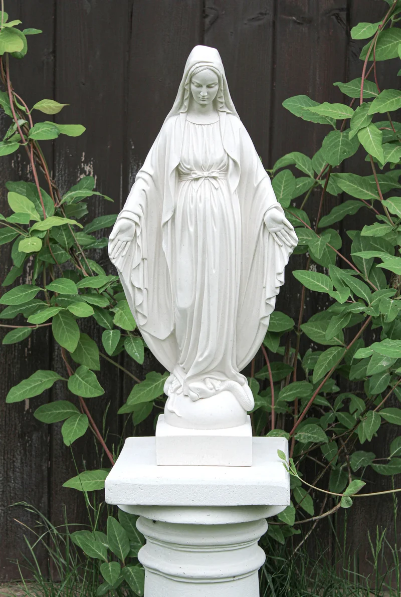 Colonne dorique (Piédestal de jardin)