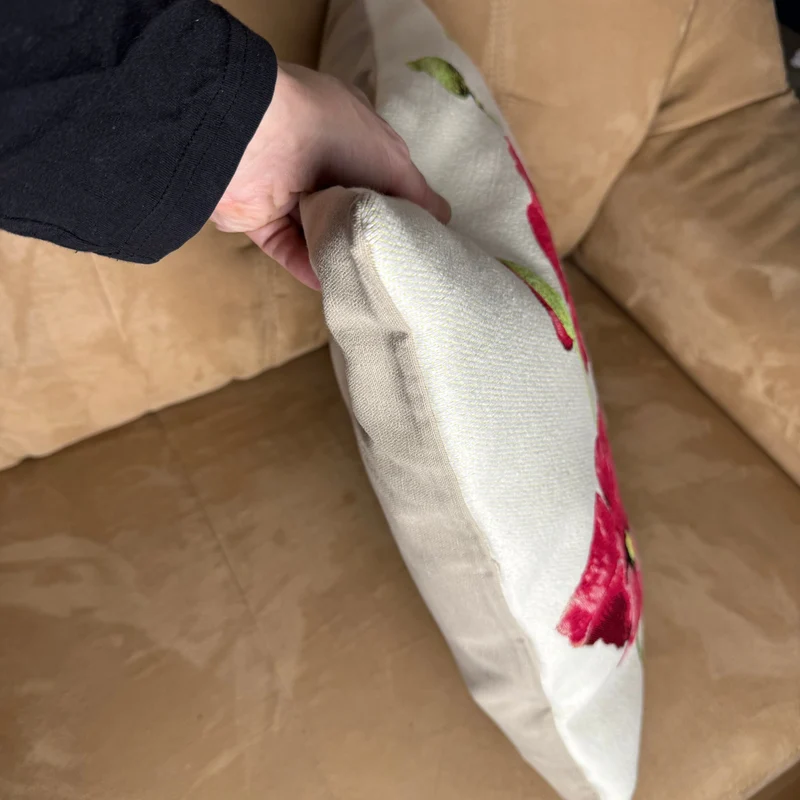 Coussin Blanc – Coquelicots Rouges en Fleur (Tissage Jacquard)