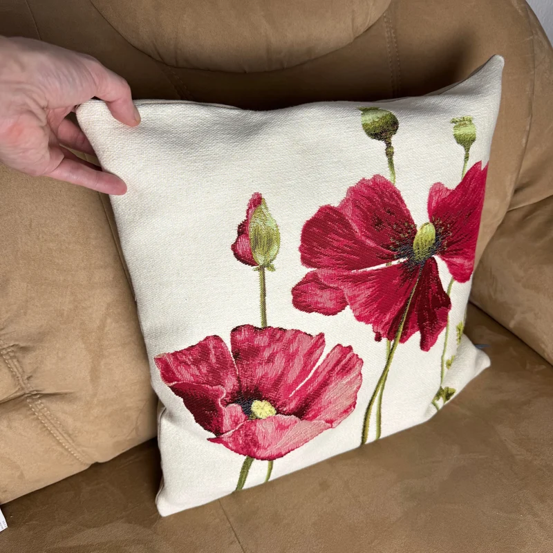 Coussin Blanc – Coquelicots Rouges en Fleur (Tissage Jacquard)