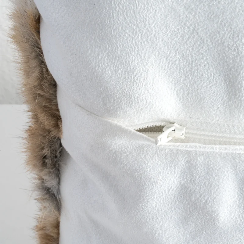 Coussin en Fourrure de Lapin Beige (Oryctolagus cuniculus)