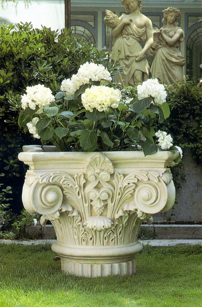 Chapiteau corinthienne romaine - grande sculpture en marbre blanc