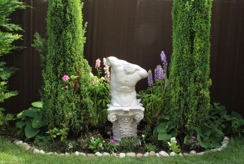 Chapiteau de la colonne toscane - grande sculpture en marbre blanc