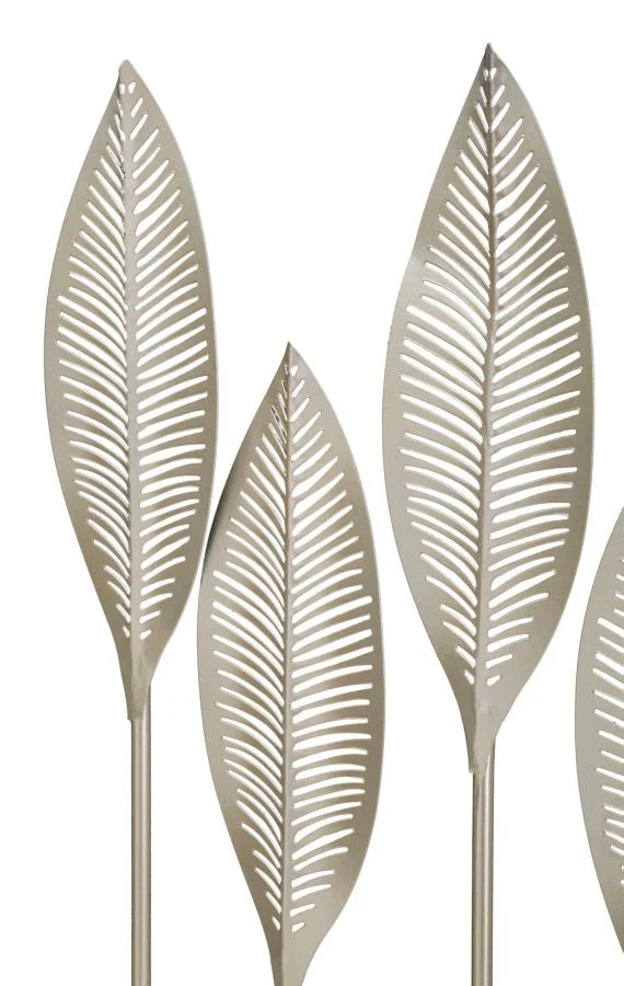 Décoration en feuilles argentées (sculpture moderne)
