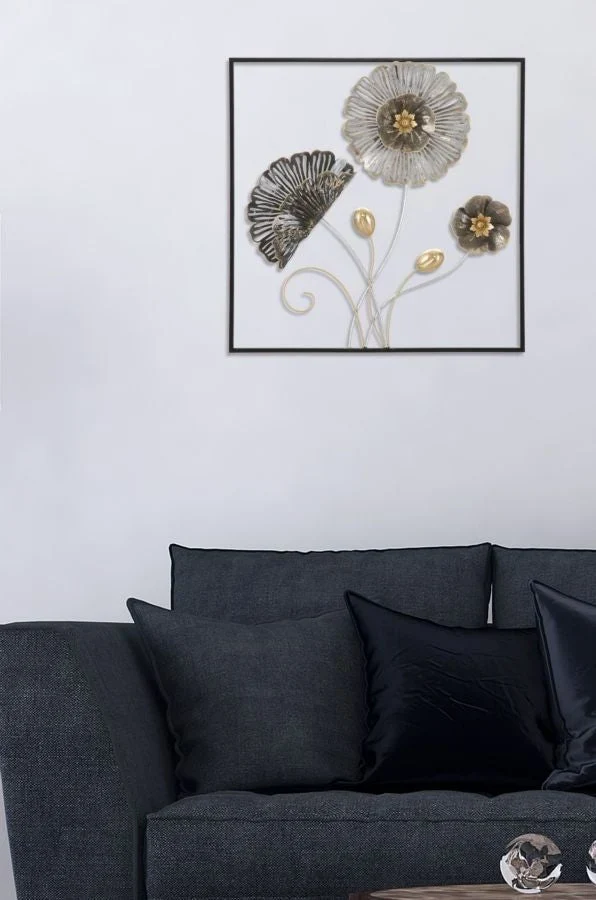 Décoration murale en fleurs métalliques dans un cadre