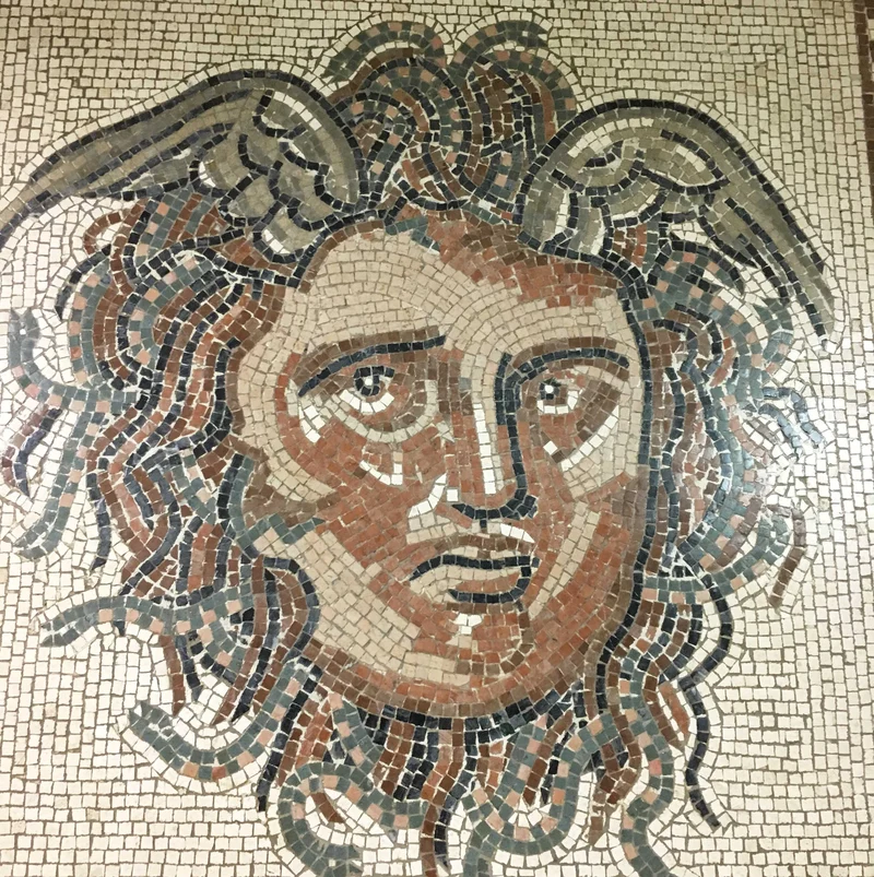 Mosaïque Medusa - en marble