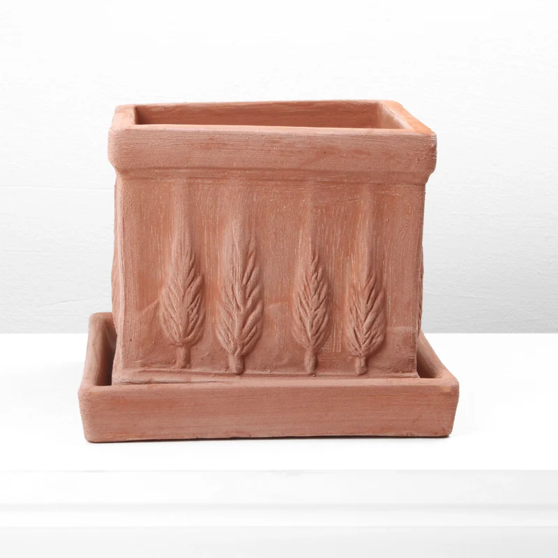 Petit pot de fleurs en terre cuite