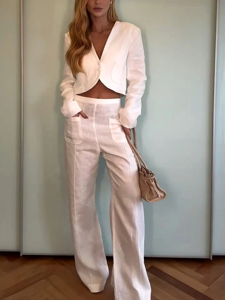Elegant High-Waisted Wide-Leg Trousers With Patch Pockets