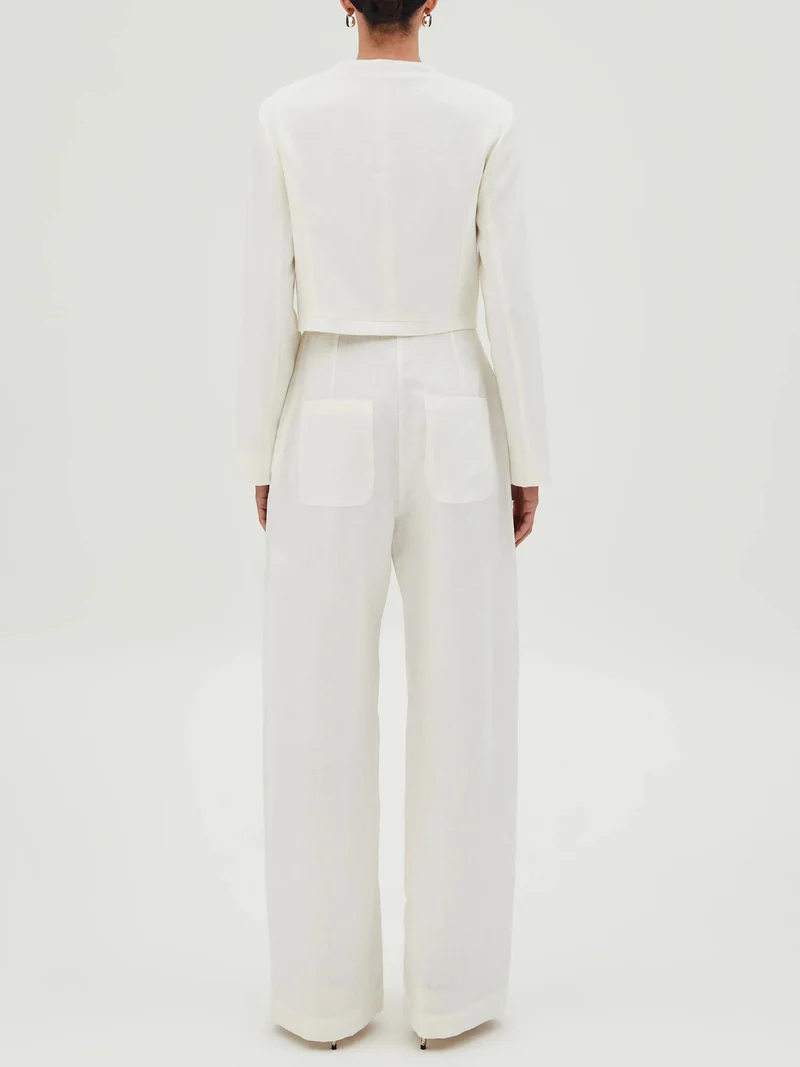 Elegant High-Waisted Wide-Leg Trousers With Patch Pockets