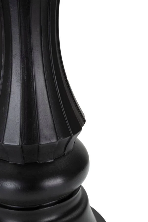 Pièce d’échecs du roi noir et dorée (sculpture moderne)