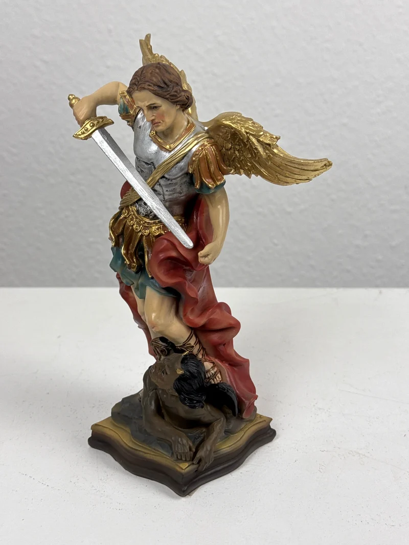Sculpture de Saint Michel Archange (Statue Peinte à la Main)
