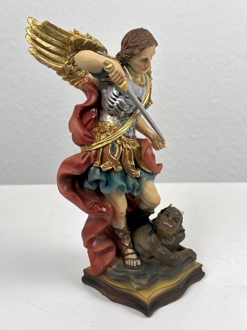 Sculpture de Saint Michel Archange (Statue Peinte à la Main)