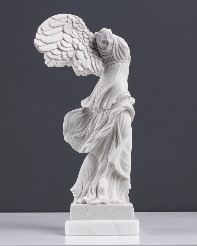 Sculpture Niké - Déesse de la victoire (petite taille) - sculpture en marbre