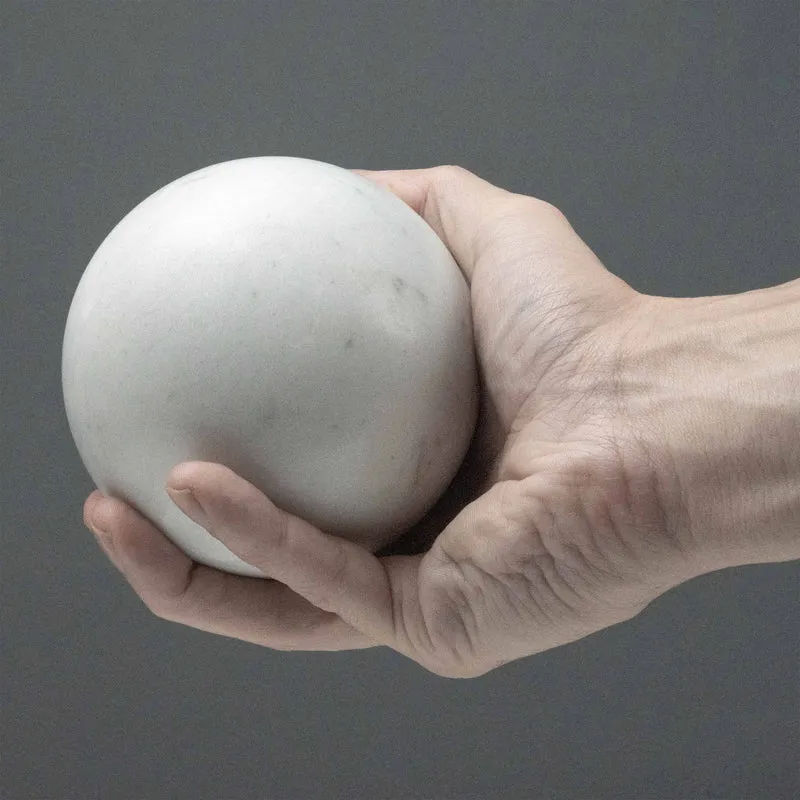 Sculpture Sphérique en Marbre Blanc (Grande Sphère)