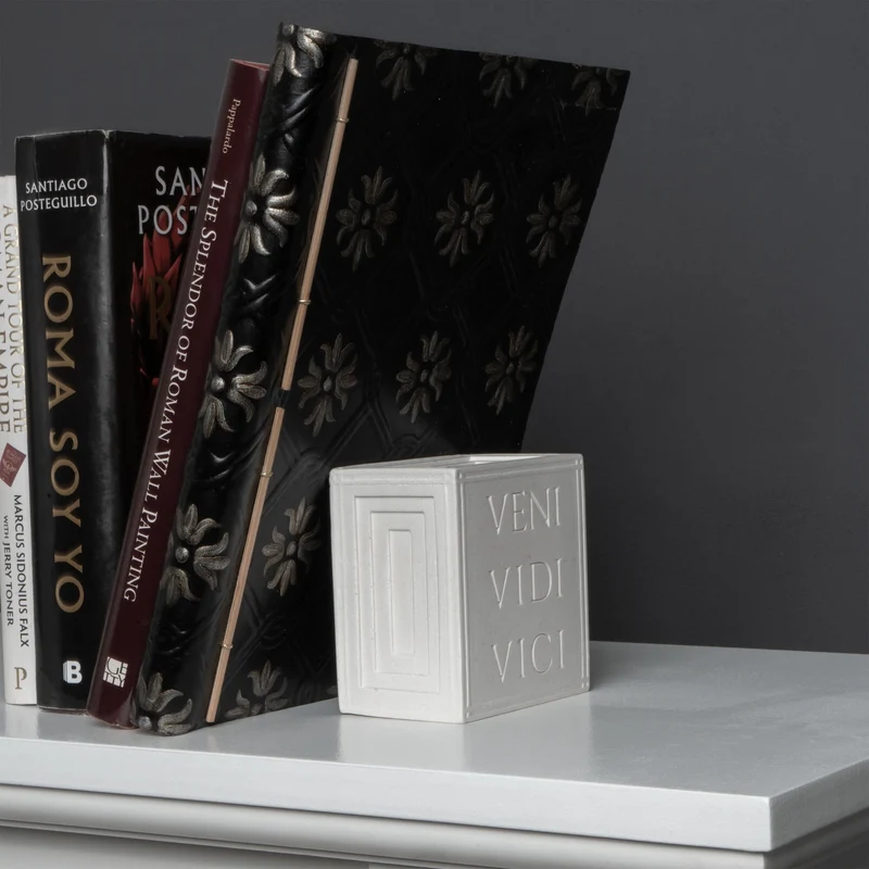 Serre-livres Veni Vidi Vici – Sculpture en relief romaine