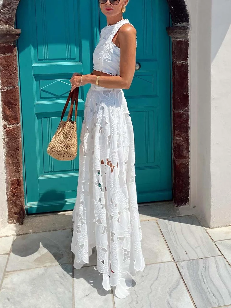 Elegant Hollow Floral Lace Cropped Tank Top