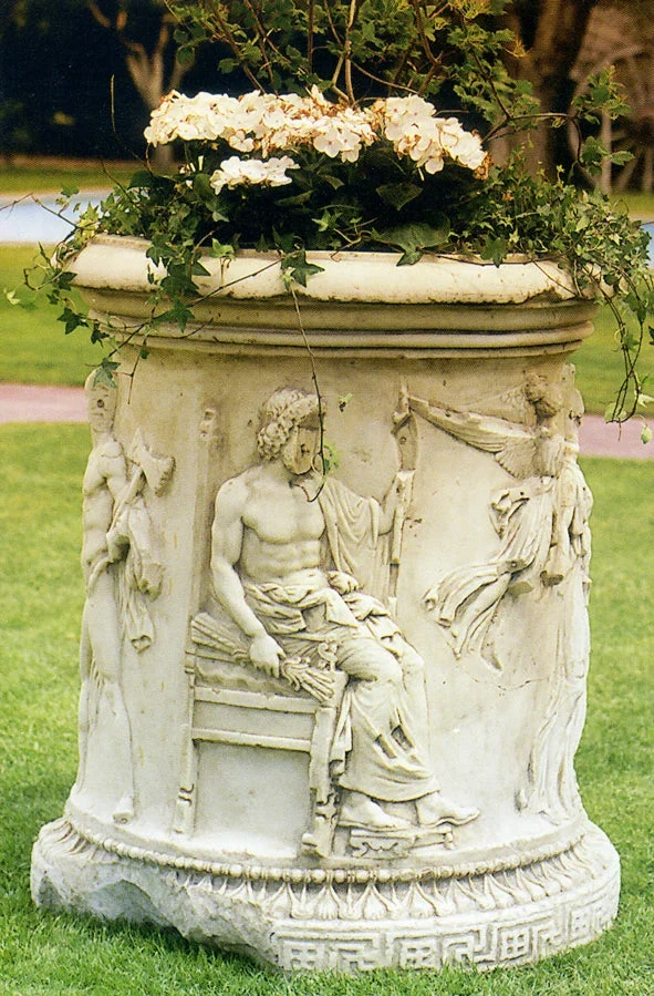 Puits romain - grande sculpture en marbre blanc