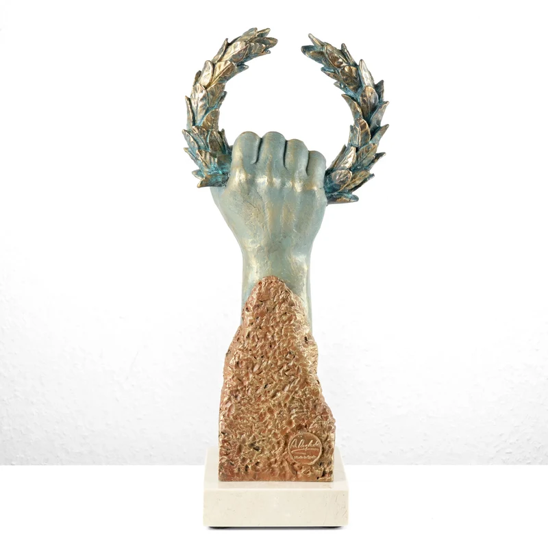 Sculpture Champion « Proelior » par Anglada sur Base en Marbre