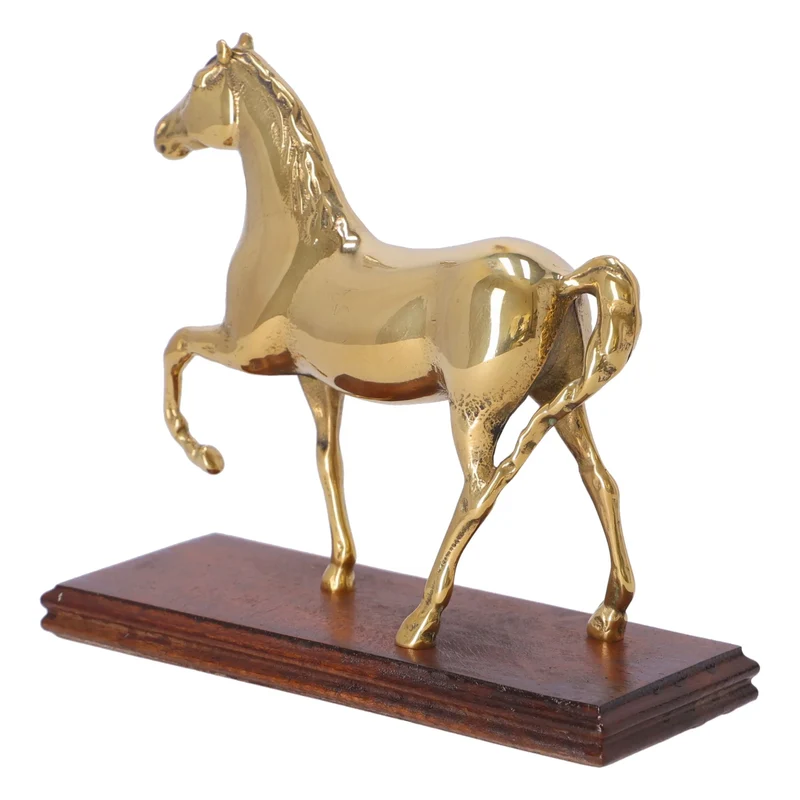 Sculpture cheval en laiton avec socle en bois