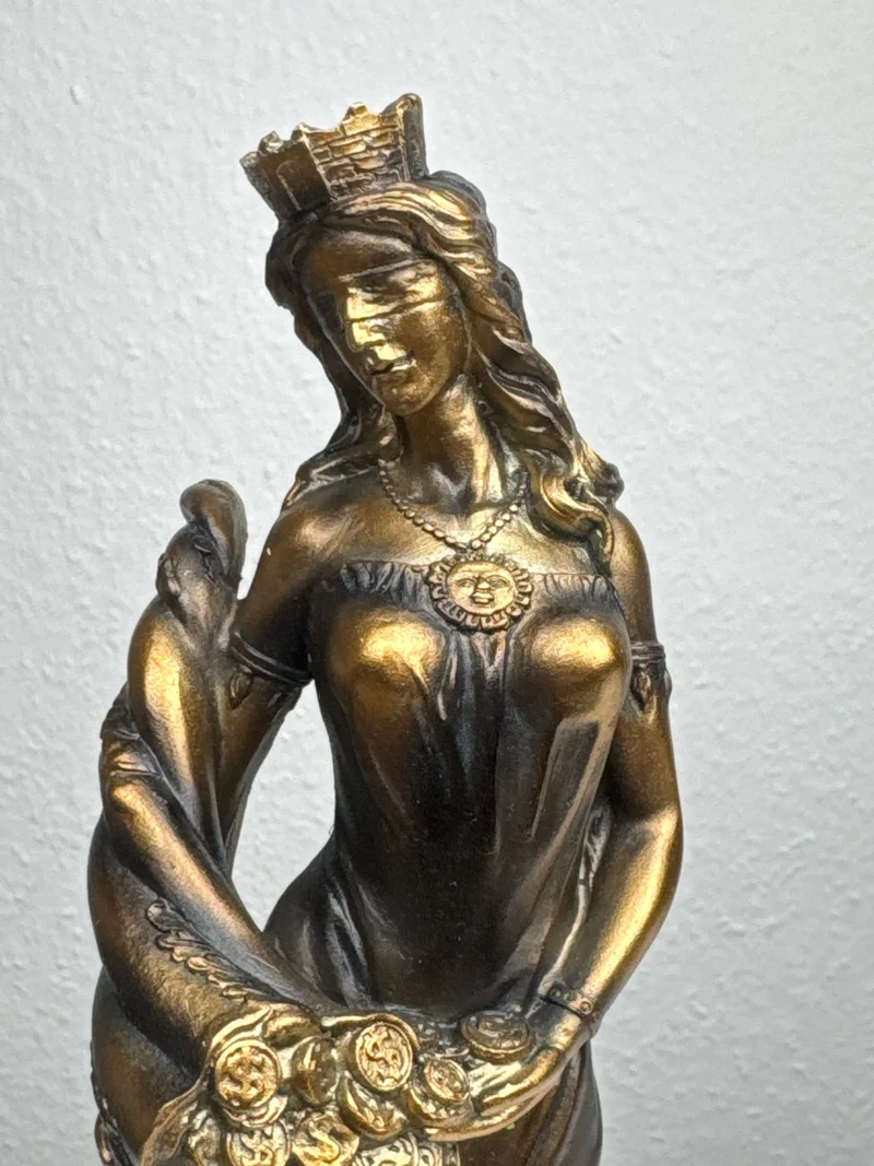 Sculpture de Fortuna – Déesse de la Chance et de la Richesse (Laiton Patiné Noir)