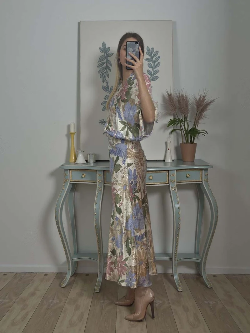 Exquisite Satin Floral Print Off-shoulder Shirt