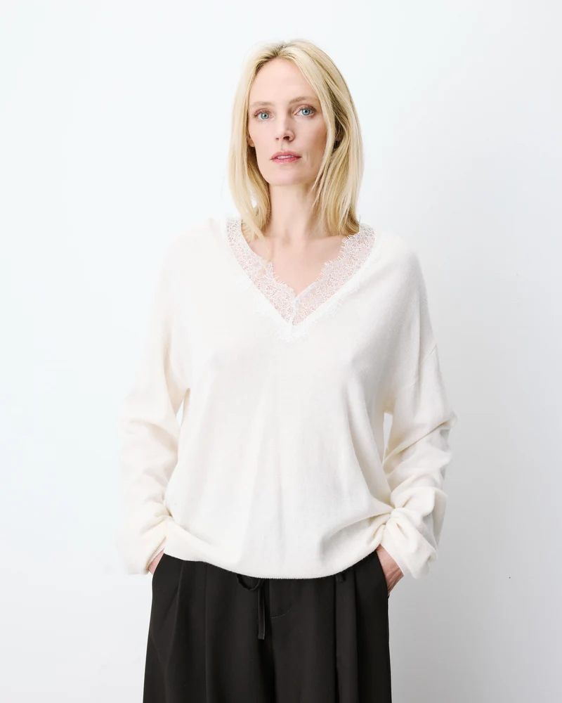 Pull en maille à col V en dentelle ecru Augustin