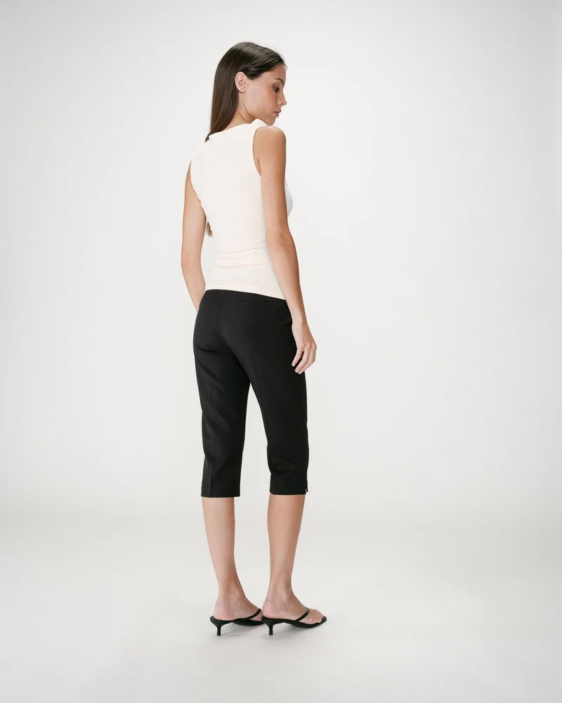 Top drapé asymétrique sans manches ecru Wagner