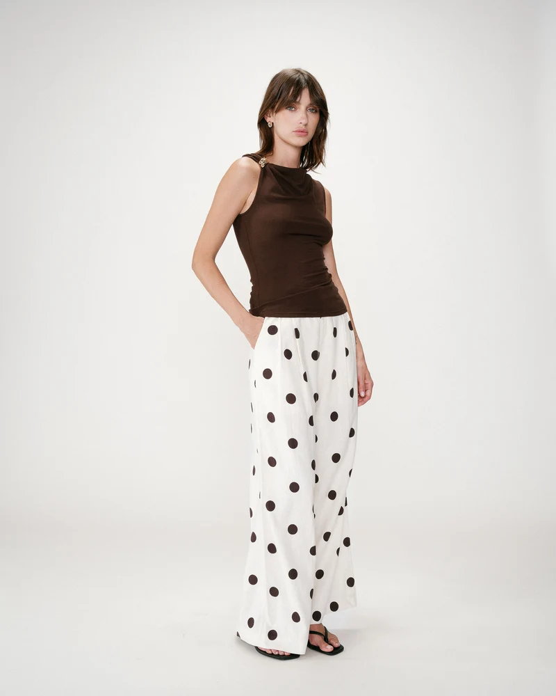 Top drapé asymétrique sans manches chocolat Wagner