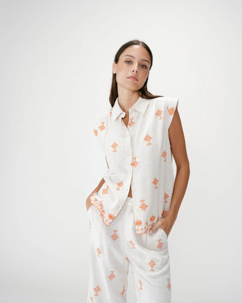 Chemise sans manches à motifs brodés orange Wisenna