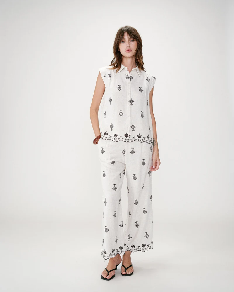 Chemise sans manches à motifs brodés chocolat Wisenna