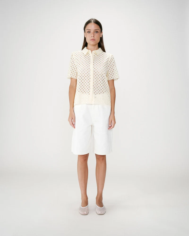 Chemise en dentelle manches courtes jaune Waverine