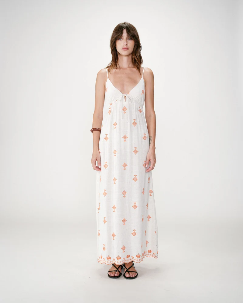 Robe longue bohème évasée à broderies orange Wilora